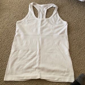 White lululemon tank top size S